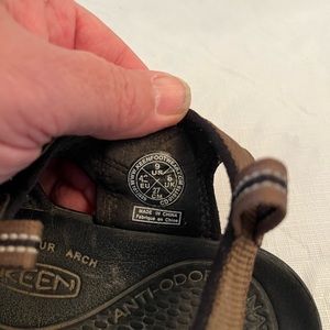 Keen leather hiking sandals in great shape